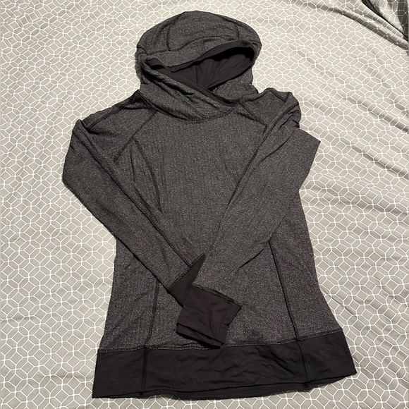 Lululemon Think Fast Hoodie sweatshirt Gray Black heathered rushed hem Size 8 - Picture 4 of 5